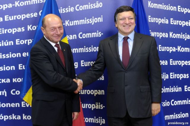 201110261111-basescu-barroso