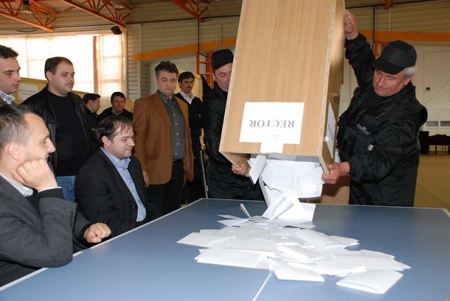 Numaratoare voturi universitate (48)