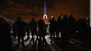 151117094308-paris-attacks-eiffel-tower-tricolore-exlarge-169