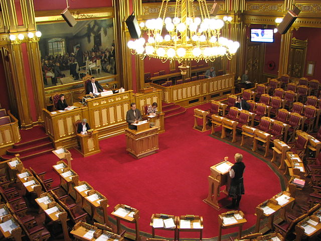 640px-Spørretimen_i_Stortinget_22._november_2007